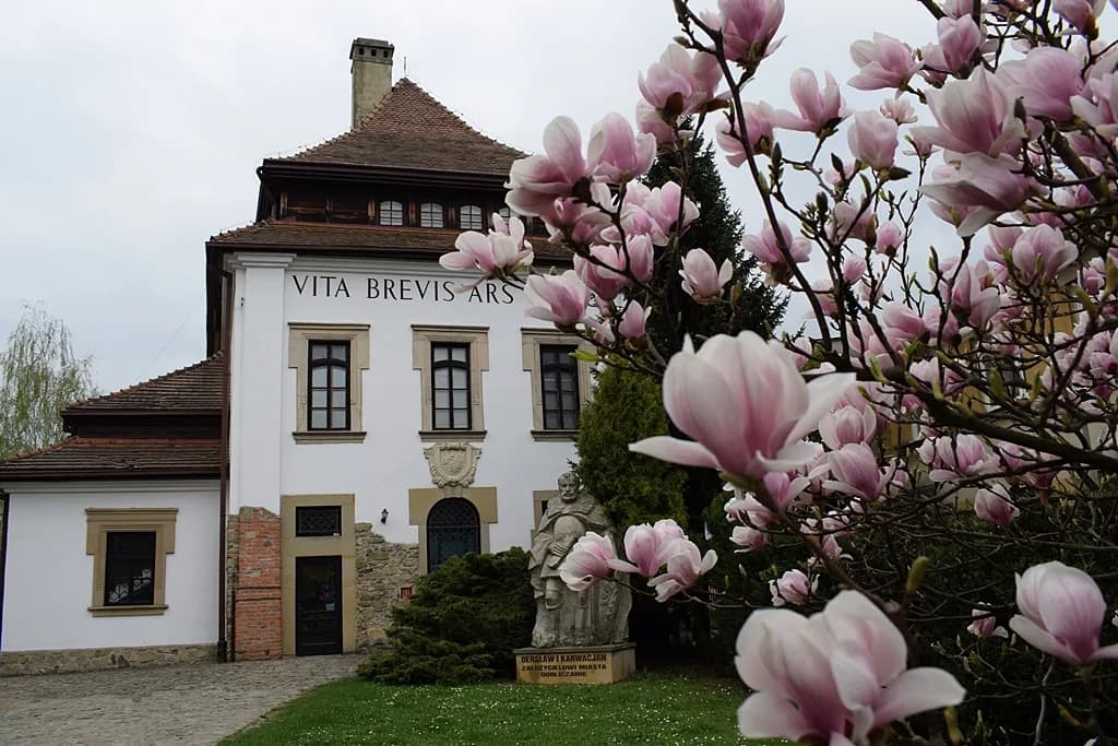 Muzeum - Dwory Karwacjanów i Gładyszów w Gorlicach