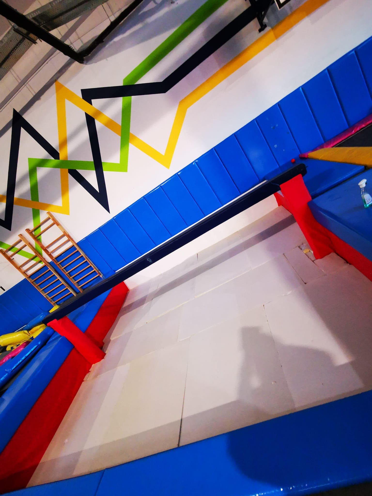 Jump 2 Sky - Park Trampolin