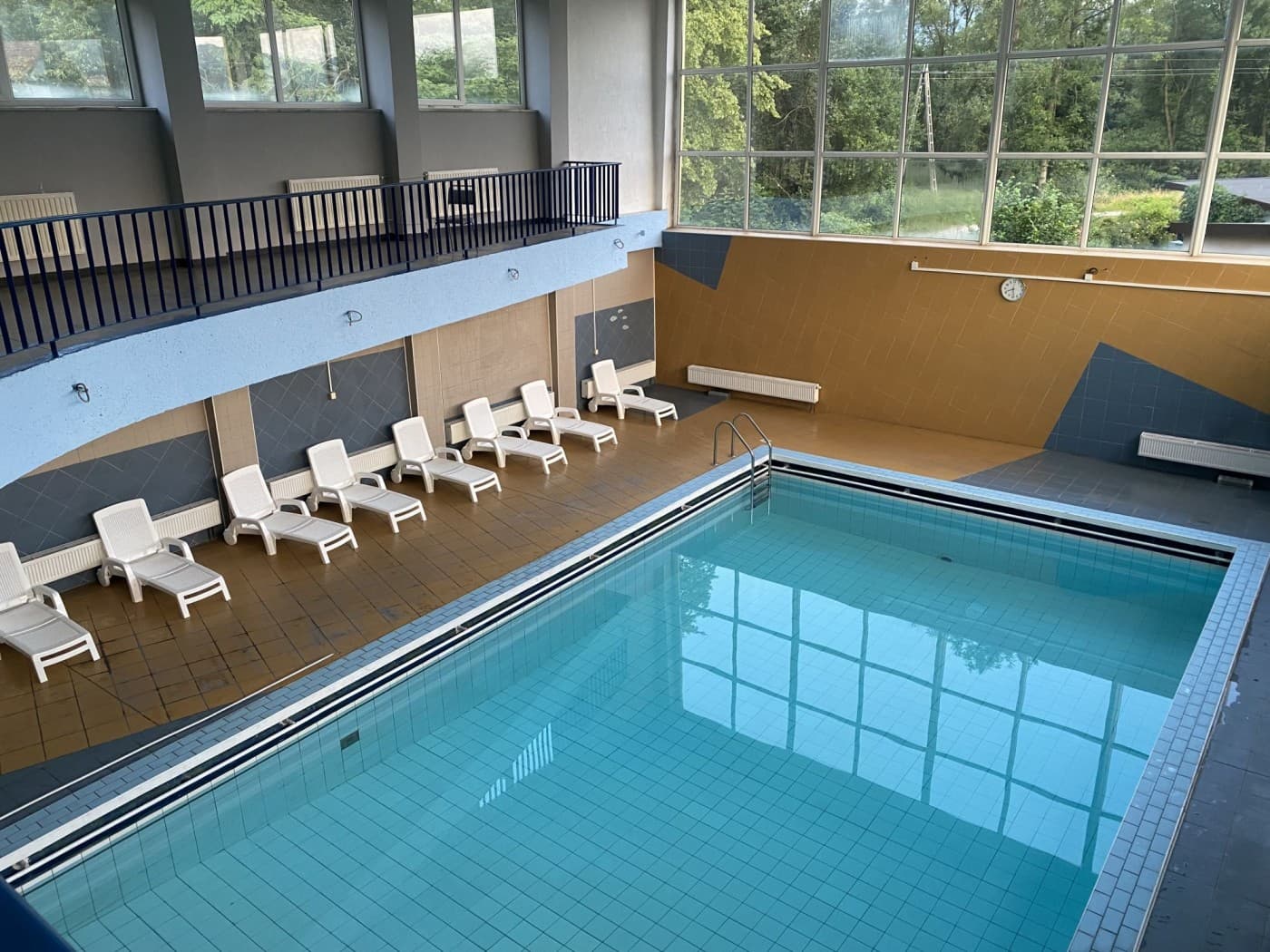KRW WRZOS-resort & wellness