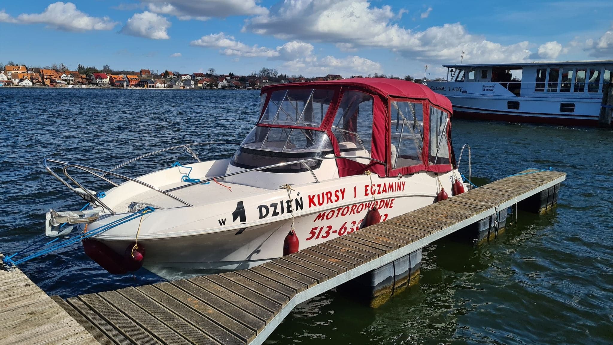 Szkolenia i Egzaminy Motorowodne Król Yacht