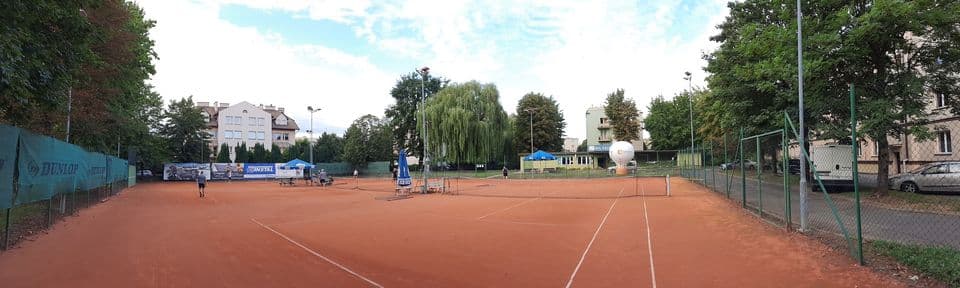 Kort Tenisowy - Rzeszowskie Towarzystwo Tenisowe
